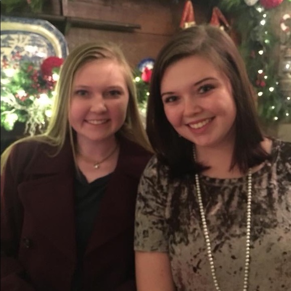 Meet your Posher, Olivia - Picture 1 of 1